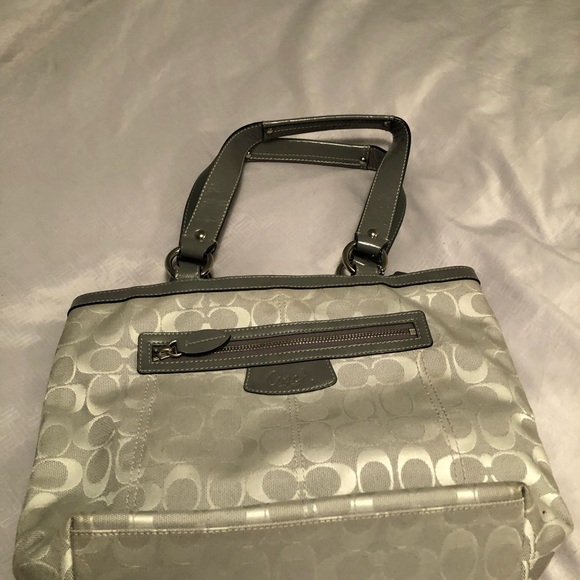Coach two tone gray handbag - Picture 3 of 6